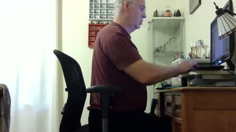 Snapshot of chris2002b chatting on 09.21.25 chris2002b online show from 09.21.25