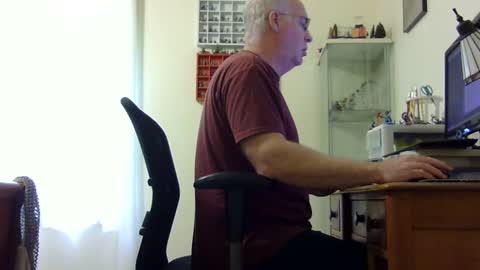 Snapshot of chris2002b chatting on 09.21.25 chris2002b online show from 09.21.25