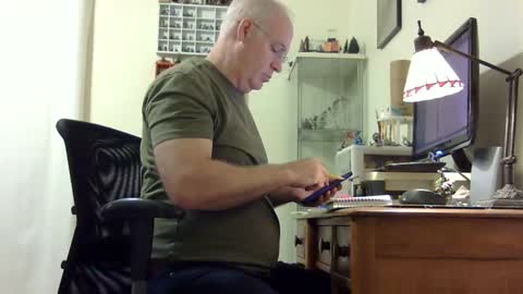 Snapshot of chris2002b chatting on 09.27.25 chris2002b online show from 09.27.25