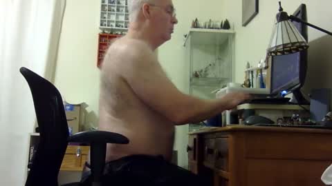 Snapshot of chris2002b chatting on 02.01.26 chris2002b online show from 02.01.26