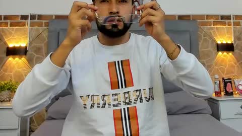 Snapshot of chris_kizz chatting on 12.19.24 chris_kizz online show from 12.19.24