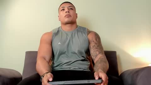 Snapshot of chris_macgregoor chatting on 02.14.25 Chriz online show from 02.14.25