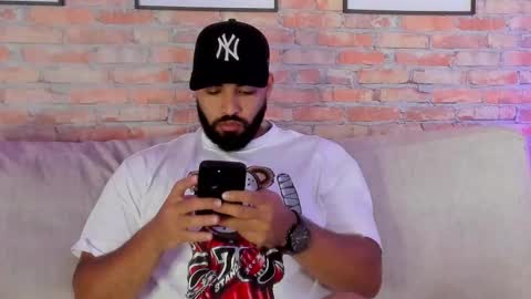 Snapshot of chris_varden chatting on 01.05.26 Chris Varden online show from 01.05.26