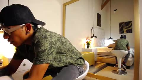 Snapshot of chris_weell chatting on 12.08.24 Chris Weell online show from 12.08.24