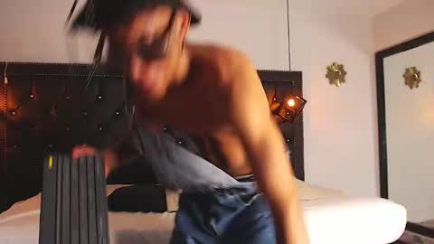 Snapshot of chris_weell chatting on 12.24.24 Chris Weell online show from 12.24.24