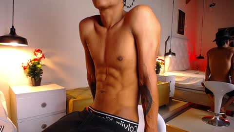 Snapshot of chris_weell chatting on 12.26.24 Chris Weell online show from 12.26.24