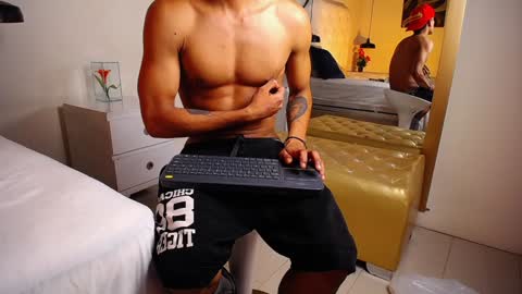 Snapshot of chris_weell chatting on 01.03.25 Chris Weell online show from 01.03.25