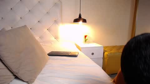 Snapshot of chris_weell chatting on 01.14.25 Chris Weell online show from 01.14.25