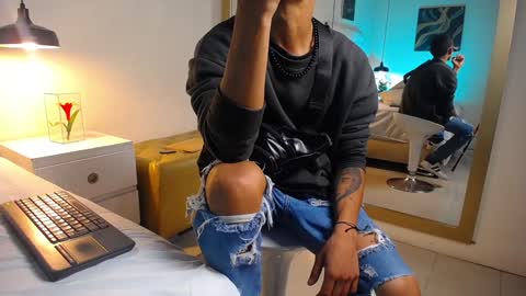 Snapshot of chris_weell chatting on 01.19.25 Chris Weell online show from 01.19.25