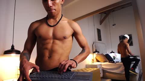 Snapshot of chris_weell chatting on 01.21.25 Chris Weell online show from 01.21.25