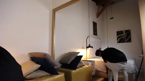 Snapshot of chris_weell chatting on 02.09.25 Chris Weell online show from 02.09.25