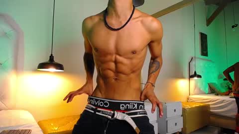 Snapshot of chris_weell chatting on 02.14.25 Chris Weell online show from 02.14.25