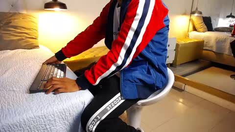 Snapshot of chris_weell chatting on 02.15.25 Chris Weell online show from 02.15.25