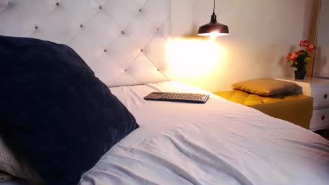 Snapshot of chris_weell chatting on 02.16.25 Chris Weell online show from 02.16.25