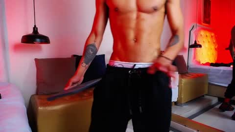 Snapshot of chris_weell chatting on 02.19.25 Chris Weell online show from 02.19.25