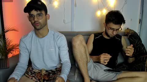 Im Chirs IM MODEL INDEPENDT online show from 01.14.25