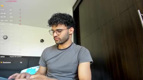 Im Chirs IM MODEL INDEPENDT online show from 01.30.25