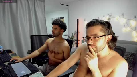 Im Chirs IM MODEL INDEPENDT online show from 02.22.25