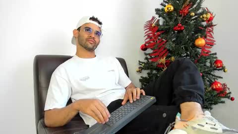 Im Chirs IM MODEL INDEPENDT online show from 11.30.25