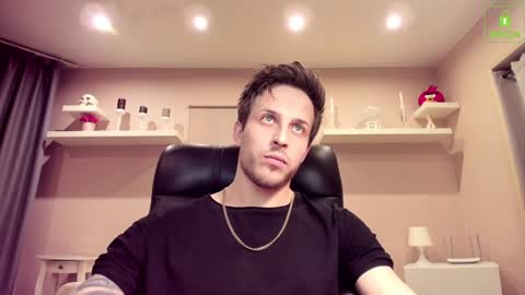 Snapshot of chriscarrey chatting on 12.15.24 Chris online show from 12.15.24