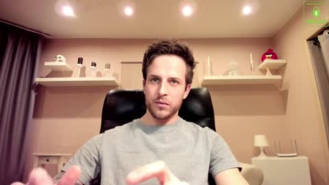 Snapshot of chriscarrey chatting on 12.22.24 Chris online show from 12.22.24