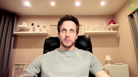 Snapshot of chriscarrey chatting on 12.22.24 Chris online show from 12.22.24