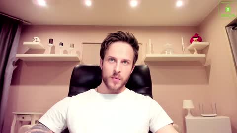 Snapshot of chriscarrey chatting on 01.16.25 Chris online show from 01.16.25