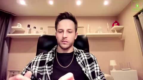Snapshot of chriscarrey chatting on 02.15.25 Chris online show from 02.15.25