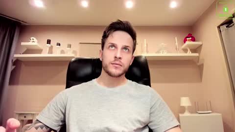 Snapshot of chriscarrey chatting on 02.21.25 Chris online show from 02.21.25