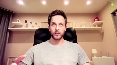 Snapshot of chriscarrey chatting on 03.12.25 Chris online show from 03.12.25