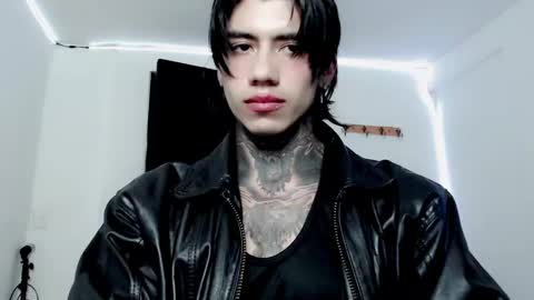 Snapshot of chriss_opp chatting on 01.27.25 CHRIS  INDEPENT MODEL online show from 01.27.25