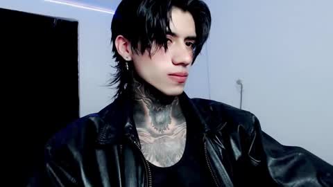 Snapshot of chriss_opp chatting on 02.13.25 CHRIS  INDEPENT MODEL online show from 02.13.25