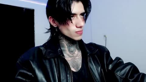 Snapshot of chriss_opp chatting on 02.13.25 CHRIS  INDEPENT MODEL online show from 02.13.25