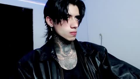 Snapshot of chriss_opp chatting on 02.18.25 CHRIS  INDEPENT MODEL online show from 02.18.25