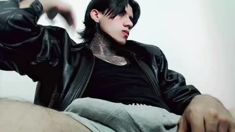 Snapshot of chriss_opp chatting on 03.03.25 CHRIS  INDEPENT MODEL online show from 03.03.25