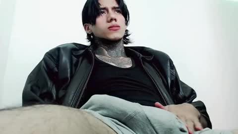 Snapshot of chriss_opp chatting on 03.03.25 CHRIS  INDEPENT MODEL online show from 03.03.25