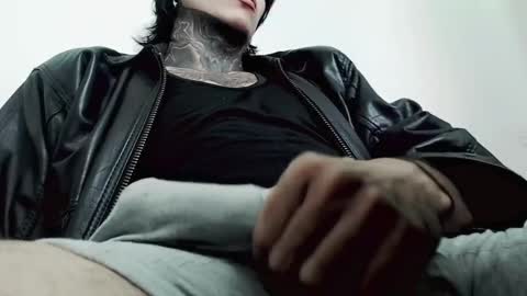 Snapshot of chriss_opp chatting on 03.10.25 CHRIS  INDEPENT MODEL online show from 03.10.25