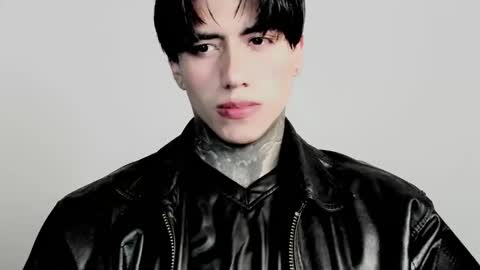 Snapshot of chriss_opp chatting on 10.28.25 CHRIS  INDEPENT MODEL online show from 10.28.25