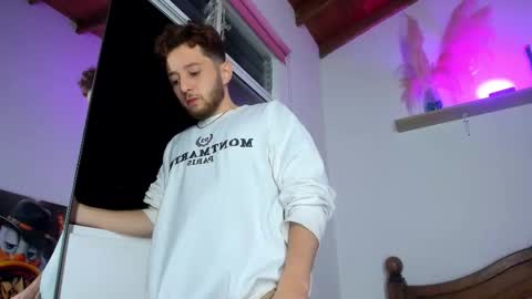 Hi dont forguet to follow me    online show from 10.29.25