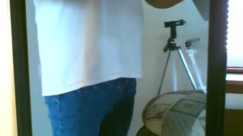 Snapshot of chrisswift3000ad chatting on 12.15.25 chrisswift3000ad online show from 12.15.25