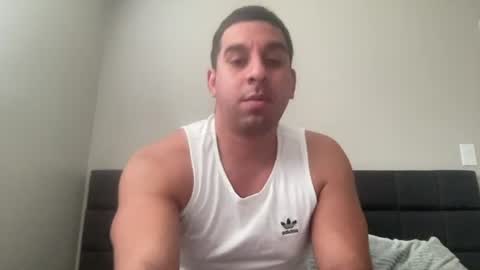 Snapshot of christian0204 chatting on 11.17.25 jhonatan online show from 11.17.25