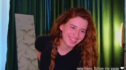 Snapshot of christina_garcia chatting on 06.17.26 Cristina online show from 06.17.26