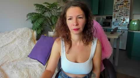 Snapshot of christina_hot chatting on 10.19.25 Chris online show from 10.19.25