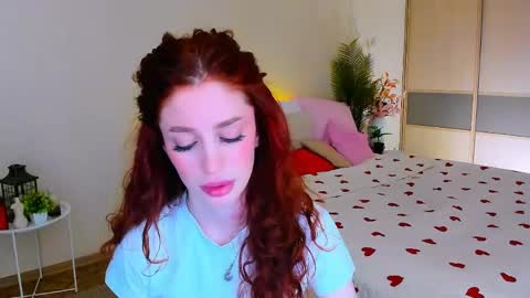 Snapshot of christinaconteeree chatting on 05.08.26 christinaconteeree online show from 05.08.26