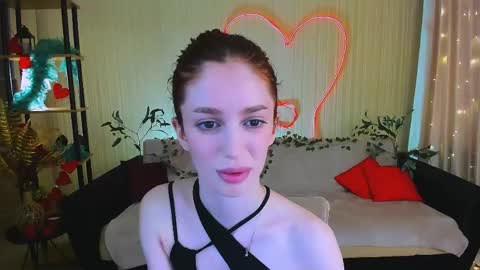 Snapshot of christinaconteeree chatting on 05.14.26 christinaconteeree online show from 05.14.26