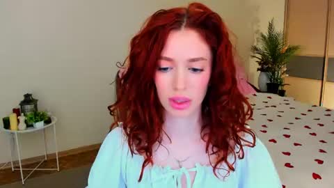 Snapshot of christinaconteeree chatting on 06.26.26 christinaconteeree online show from 06.26.26