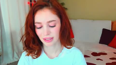 Snapshot of christinaconteeree chatting on 07.06.26 christinaconteeree online show from 07.06.26