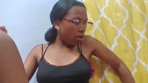 Snapshot of christinah262488 chatting on 03.19.26 christinah262488 online show from 03.19.26