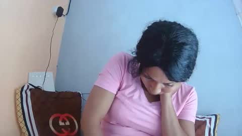 Snapshot of christine213 chatting on 11.01.25 christine213 online show from 11.01.25