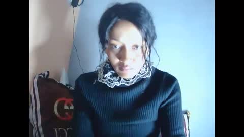 Snapshot of christine213 chatting on 11.12.25 christine213 online show from 11.12.25